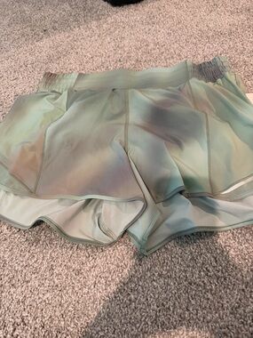 lululemon athletica Hotty Hot HR Short 4” Lined